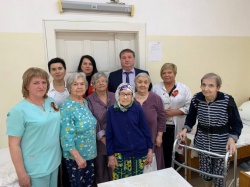 Ульяновск: Глава города Александр Болдакин посетил клинический госпиталь ветеранов войн