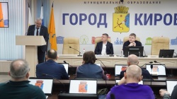 Киров: Руководители теруправлений отчитались о контроле за выполнением правил внешнего благоустройства