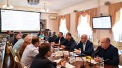 Пермь: Глава города провел встречу с перевозчиками, обслуживающими городские маршруты