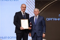 Чебоксары: Лучшим руководителем местного самоуправления признан экс-мэр столицы Чувашской Республики - Алексей Ладыков