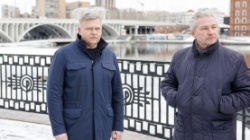 Пермь: В рамках делового визита в Екатеринбург делегация из столицы Пермского края посетила стройплощадки спортивного комплекса, ледовой арены, а также Макаровский мост.