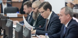 Нижний Новгород: Депутаты рассмотрели инициативу об объединении Нижнего Новгорода с Кстовским муниципальным округом и приняли решение о назначении публичных слушаний