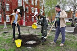 Сызрань: Сотрудники Сызранского нефтеперерабатывающего завода высадили 80 саженцев лип в рамках Всероссийской акции «Сад памяти»