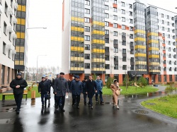 Казань: Рустам Минниханов и Ильсур Метшин осмотрели новый ЖК «Сандугач» в Салават Купере 
