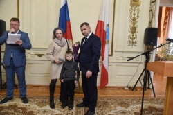 Балаково: Сергей Барулин - родственникам погибших участников СВО вручили Памятные знаки и Книгу памяти