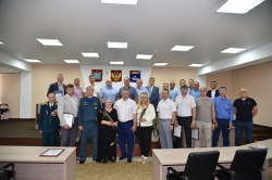 Балаково: Балаковцам, оказывающим гуманитарную помощь военнослужащим, участвующим в СВО вручили благодарственные письма