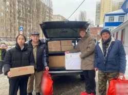 Саратов: Активисты школы №6 отправили первую в 2025 году гуманитарную помощь нашим бойцам