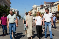 Самара: Глава города Елена Лапушкина проверила содержание общественных пространств в Самарском, Куйбышевском и Советском районах