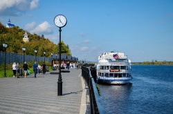 Сарапул: Город принял 157 круизных теплоходов с туристами в 2023 году