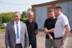 Салават: Сегодня глава администрации города Марат Загидуллин провел рабочий визит в муниципальное бюджетное учреждение "Флора".