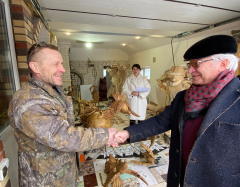Йошкар-Ола: Житель города Александр Васенин завершил работу по изготовлению стелы в память о наших защитниках, погибших в ходе СВО