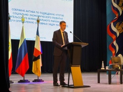 Энгельс: Максим Леонов на Собрании актива о сфере образования