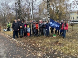 Пенза: В сквере Дружбы высадили более 80 деревьев