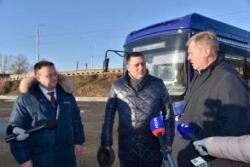 Астрахань: В городе обустраивают остановки и разворотные кольца