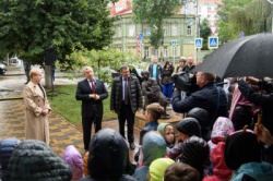 Самара: В городе состоялась торжественная церемония открытия скульптурной композиции «Тема и Жучка»