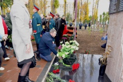 Балаково: Сергей Барулин - "в Губернаторском колледже появилась Аллея памяти"