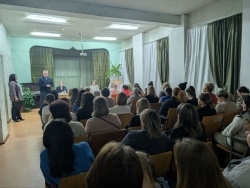 Энгельс: Михаил Исаев встретился с родителями школ, которые будут отремонтированы в рамках национального проекта "Молодёжь и дети"