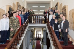 Сарапул: В Сарапульском музее-заповеднике прошла торжественная церемония «Сохраним историю ВМЕСТЕ» по передаче предметов воинов-интернационалистов и участников локальных конфликтов в музейные фонды.