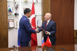 Уфа: С официальным визитом столицу Республики Башкортостан  посетил мэр города Эрзурум (Турецкая Республика) Мехмет Секмен.