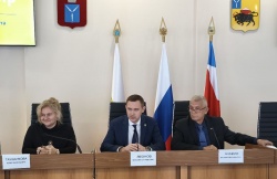 Энгельс: Максим Леонов принял участие в заседании Общественного совета Энгельсского района