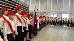 Пермь: Среди школ города прошел конкурс знаменных групп