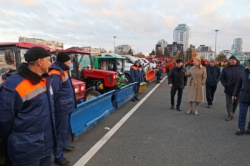 Самара: В городе состоялся традиционный смотр готовности спецтехники к зимнему периоду