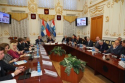 Самара: В городе обсудили работу круглогодичных муниципальных универсальных ярмарок
