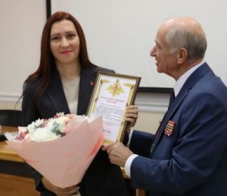 Волгоград: Волгоградцам вручили награды от воинских частей за поддержку в СВО