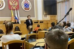 Чебоксары: Участники программы школьного туризма посетили администрацию города