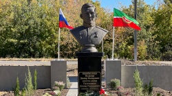 Лениногорск: В Луганской Народной Республике открыли мемориал и аллею Герою России, нашему земляку Дамиру Исламову