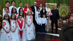 Альметьевск: Двум многодетным семьям города вручили автомобили «Лада Ларгус»