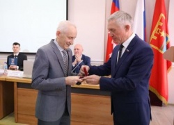 Волгоград: Почетного знака города-героя «За верность Отечеству» в 2024 году удостоены семь наших земляков