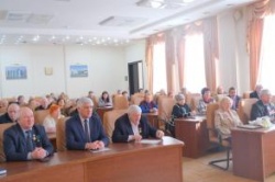 Астрахань: Астраханских предпринимателей призывают украсить фасады их зданий к 9 Мая