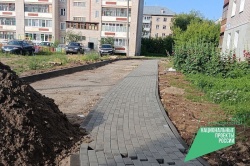 Киров: В городе одновременно идет благоустройство 20 дворов