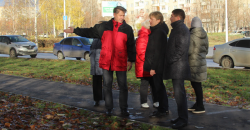 Ижевск: Вопросы благоустройства Первомайского района Глава города Олег Бекмеметьев обсудил с участниками проекта «Пешком по Ижевску»