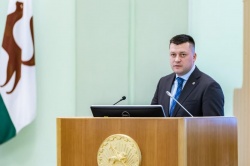 Уфа: Ратмир Мавлиев представил доклад о ходе подготовки к предстоящему юбилею столицы.