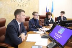 Ульяновск: Благоустройство патриотических мест, голосование за городскую среду, субботники и легкоатлетическая эстафета - что обсудили на очередном заседании Молодежной Думы