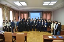 Астрахань: Олег Полумордвинов наградил представителей национальных сообществ