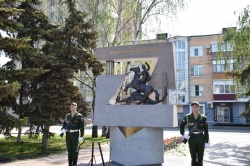 Пенза: В городе открыли памятный знак участникам СВО