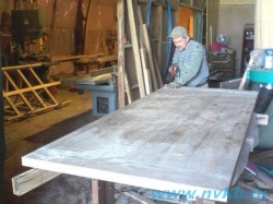 Новокуйбышевск: Выплата по соцконтракту позволила производителю мебели Вадиму Михайлову приобрести необходимое оборудование и развивать свой бизнес