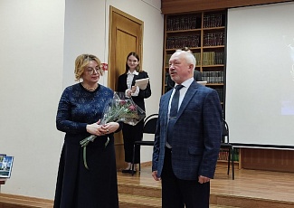В Самарской публичной библиотеке состоялась презентация книги «Межрегиональный фестиваль «Волга театральная». 2013-2021 годы. Истоки, становление, развитие: театры, спектакли, рецензии, мнения участников. Очерки и фотодокументы».